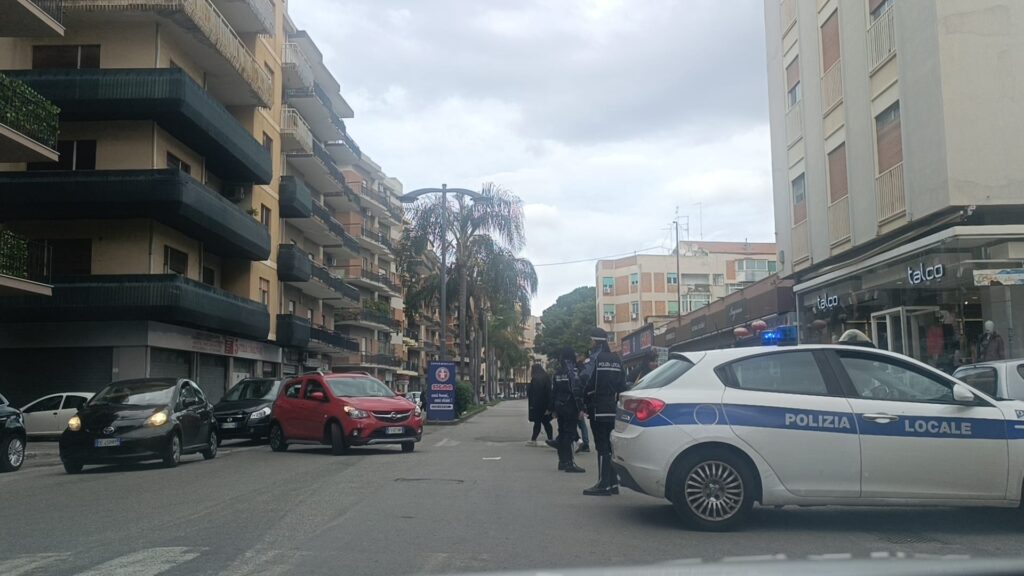 Voragine viale aldo moro reggio calabria