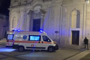 ambulanza chiesa