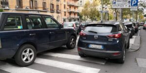 auto parcheggi male