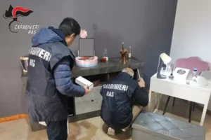carabinieri nas studio medico abusivo