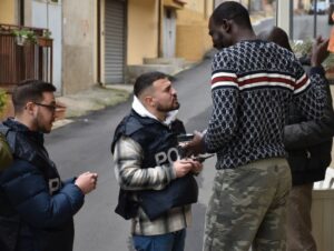 controlli polizia migranti