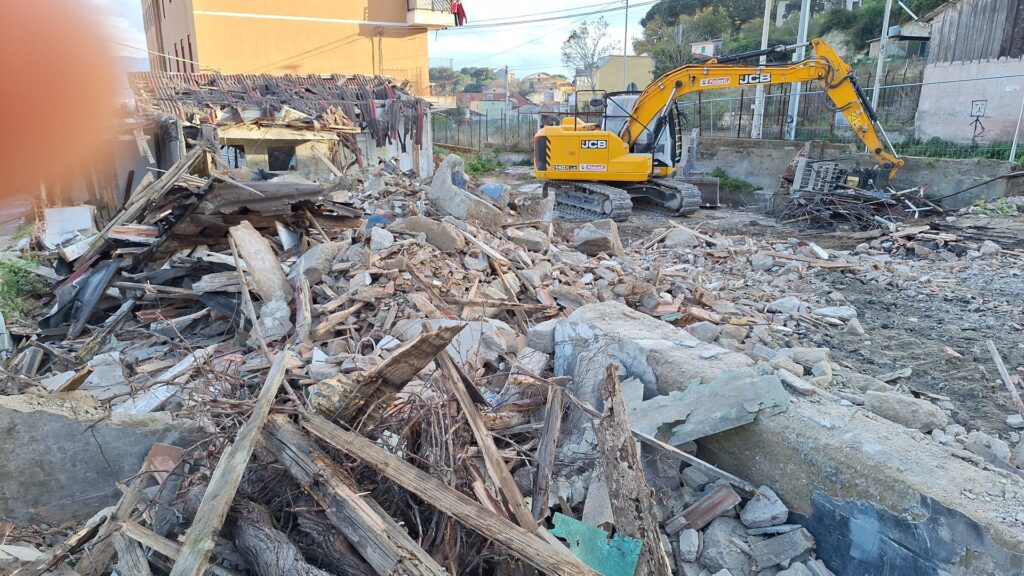 demolizioni baracche annunziata