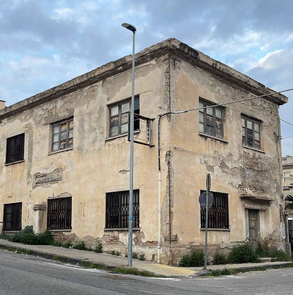 edifici degrado villa san giovanni