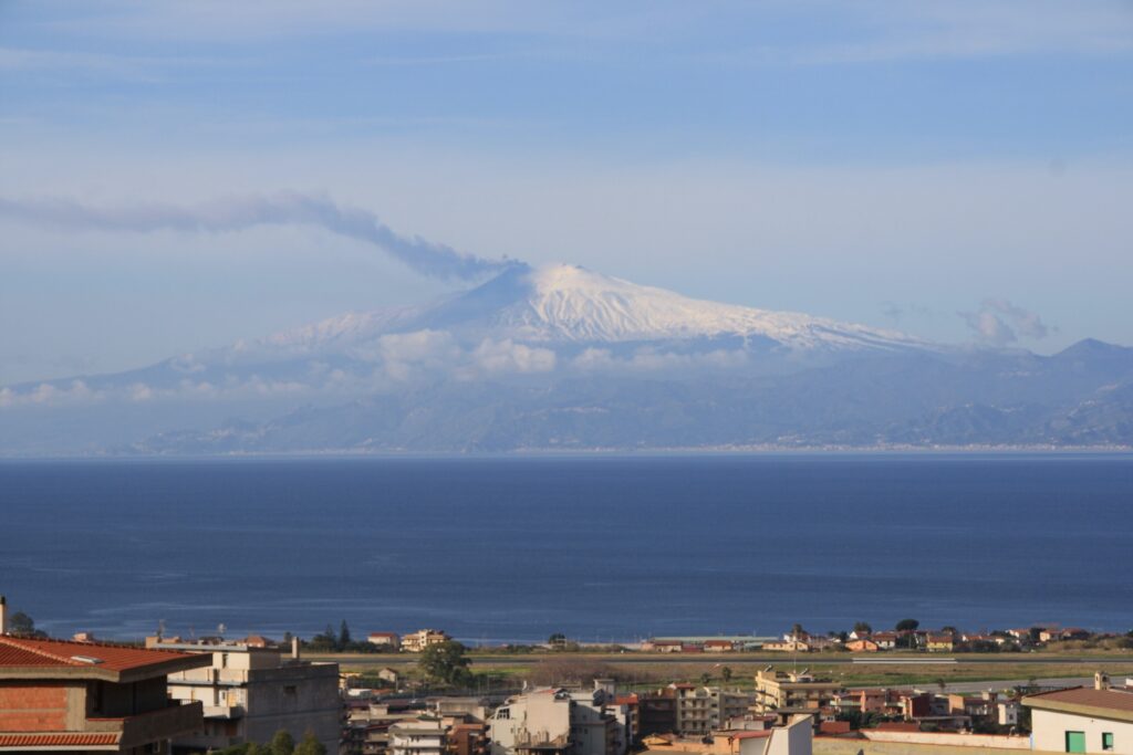eruzione etna 17 febbraio 2025