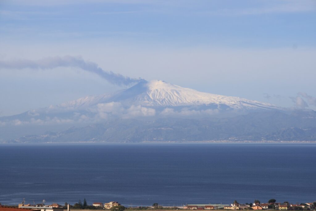 eruzione etna 17 febbraio 2025