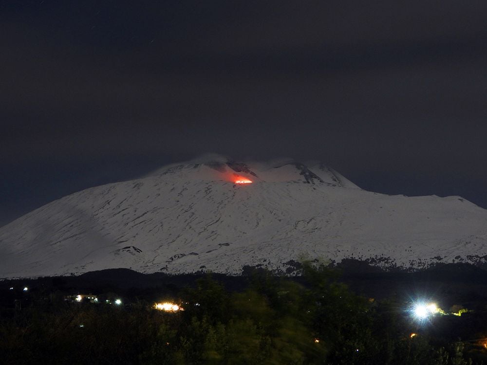 etna eruzione 8 febbraio 2025