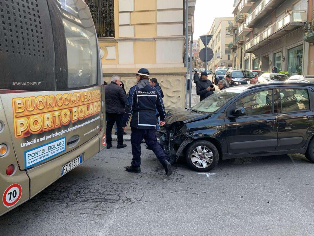 incidente centro reggio calabria