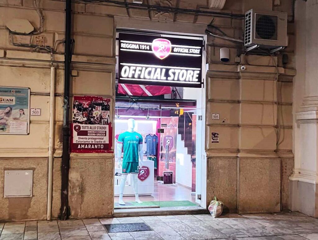 manifesti abusivi reggina siracusa