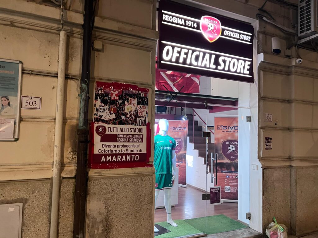 manifesti abusivi reggina siracusa