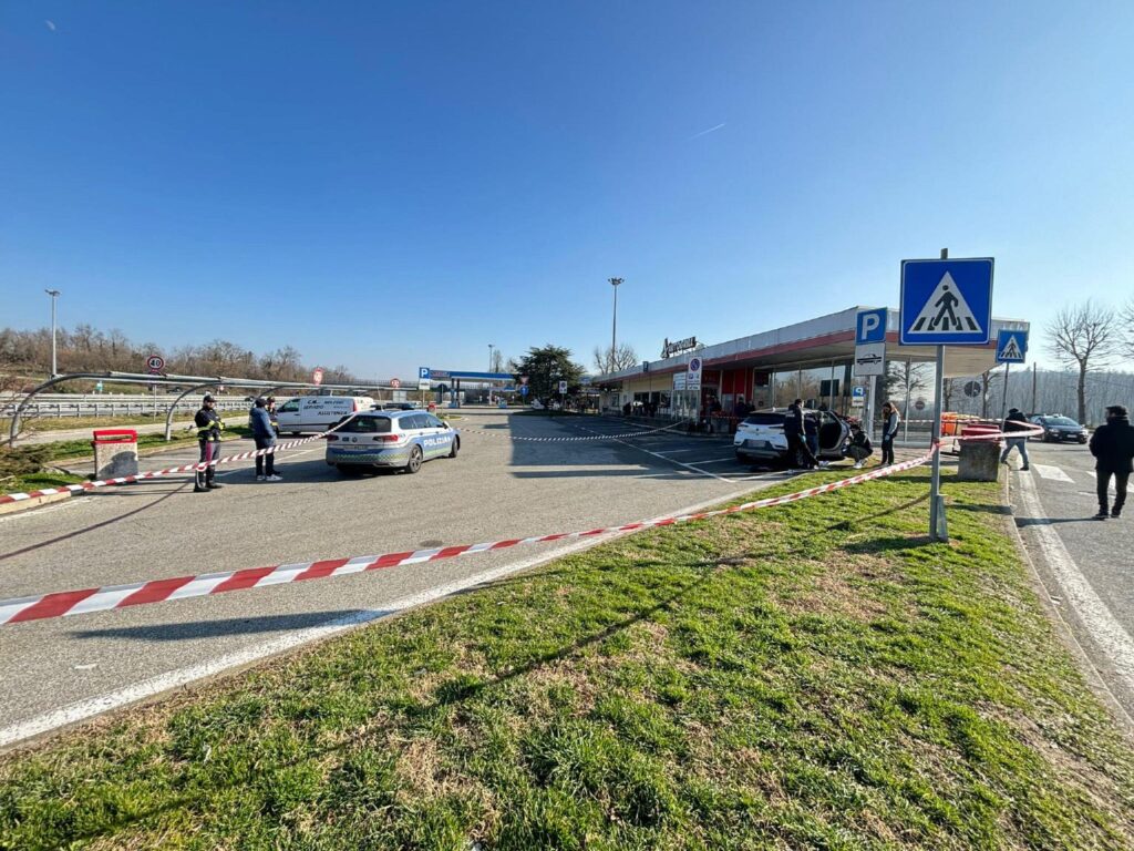 poliziotti feriti ivrea
