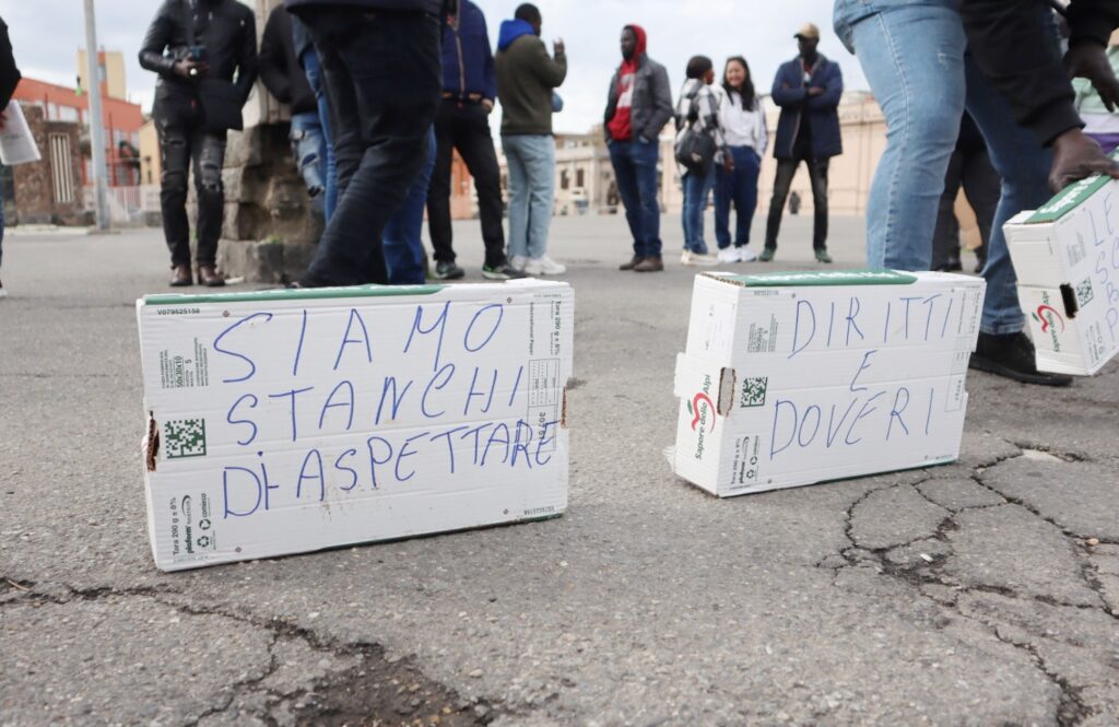 protesta piazza popolo reggio calabria
