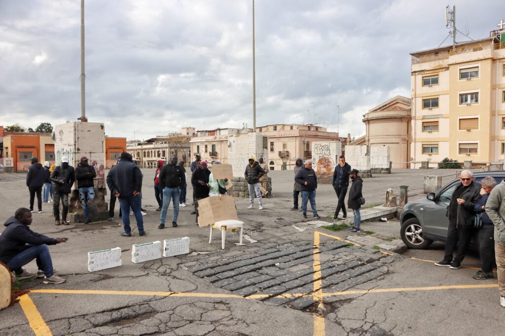 protesta piazza popolo reggio calabria