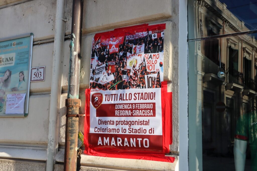 reggina manifesti abusivi