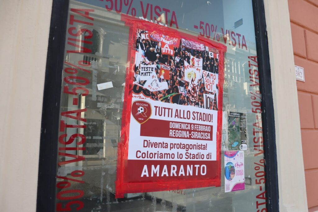 reggina manifesti abusivi