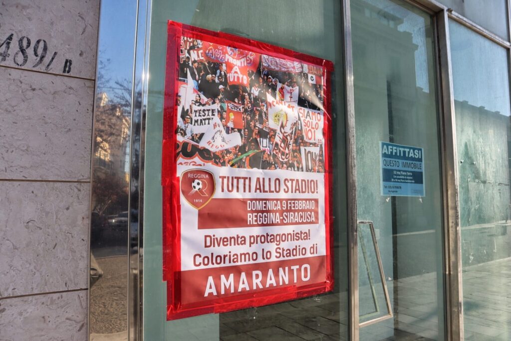 reggina manifesti abusivi