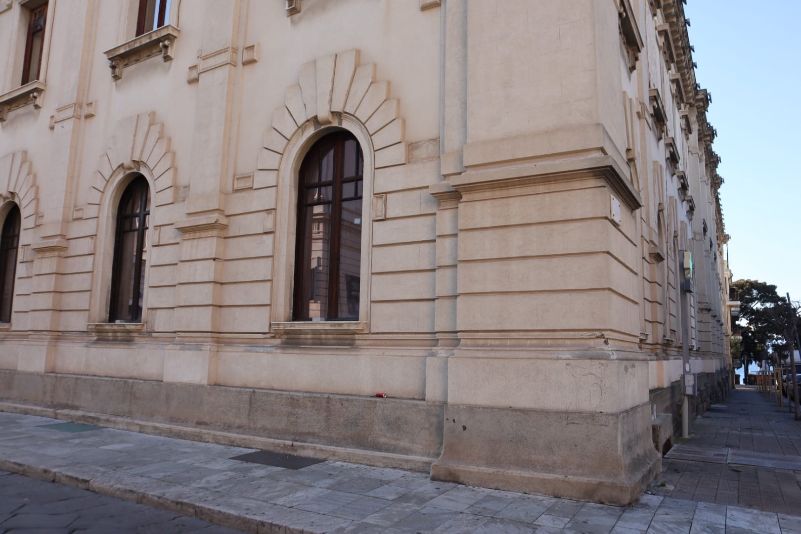 reggio calabria manifesti tolti