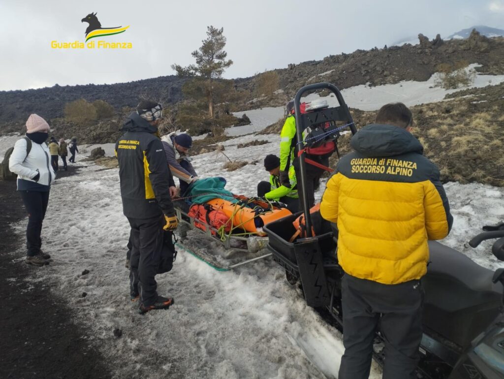 soccorso alpino escursionista ferita