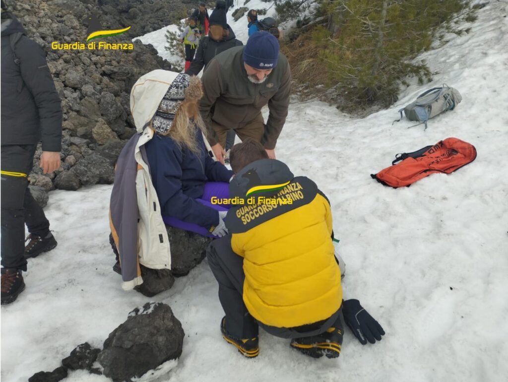 soccorso alpino escursionista ferita