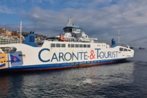 traghetto stretto di messina caronte & tourist