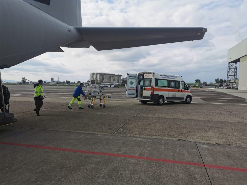 volo d'urgenza per salvare bimbo