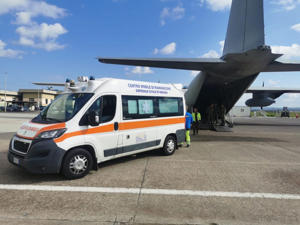 volo d'urgenza per salvare bimbo