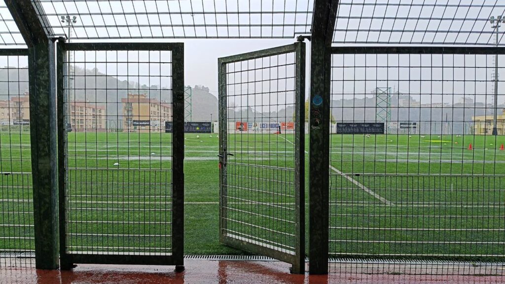 Allenamento ACR Messina sotto la pioggia