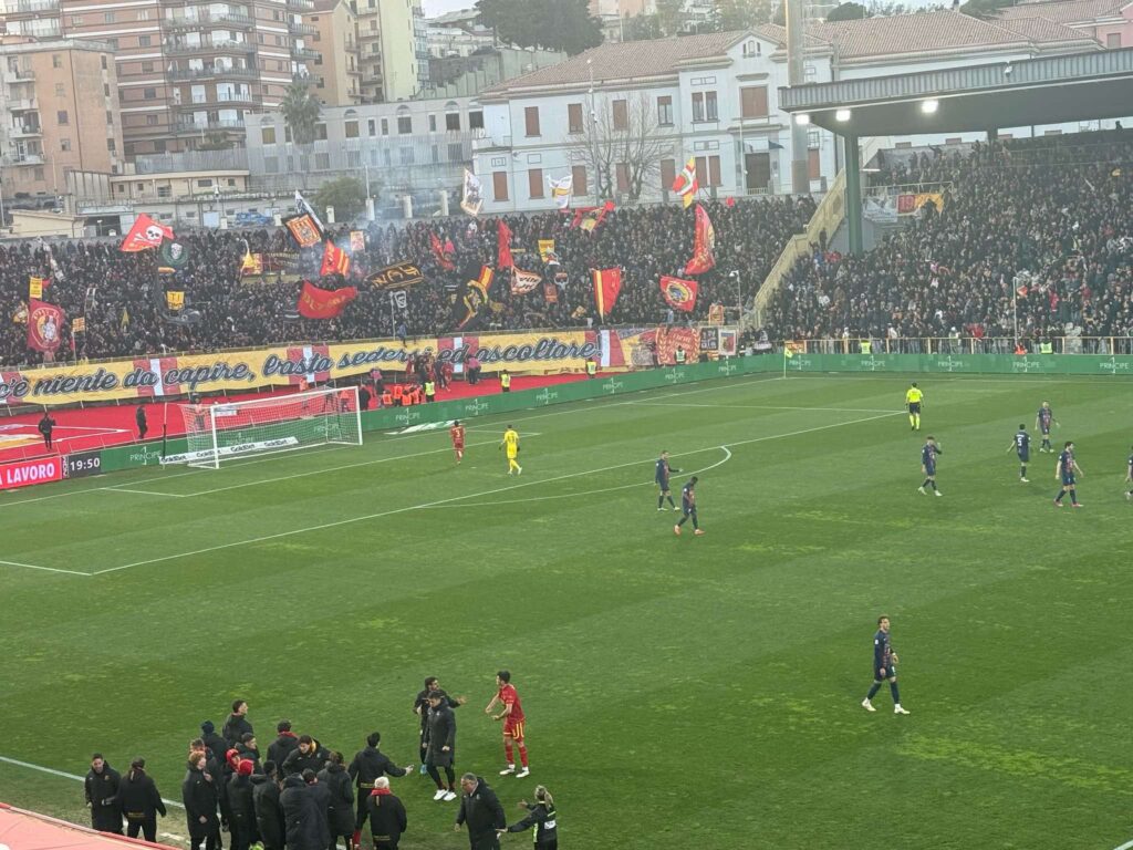 Catanzaro-Cosenza esultanza gol Iemmello
