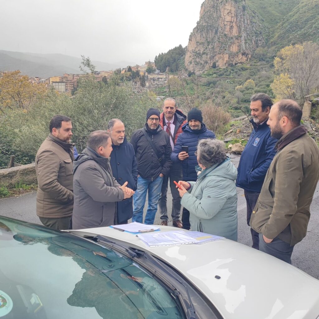 Consegna dei lavori sulla s.p. 2 di Roccella Valdemone