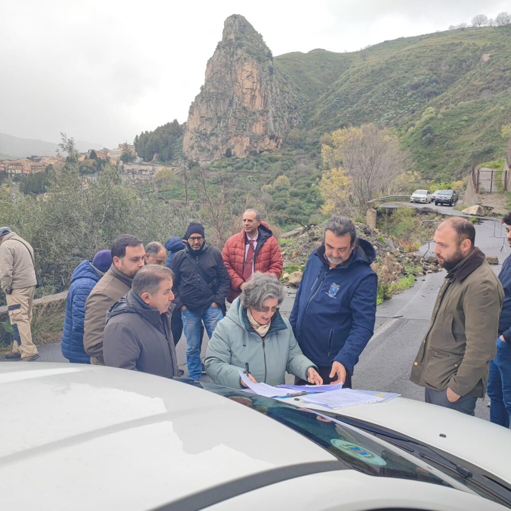 Consegna dei lavori sulla s.p. 2 di Roccella Valdemone