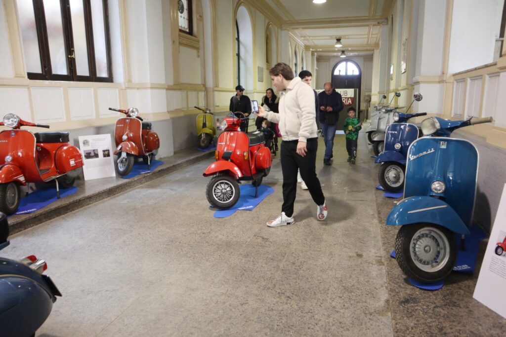 Mostra Vespa Club