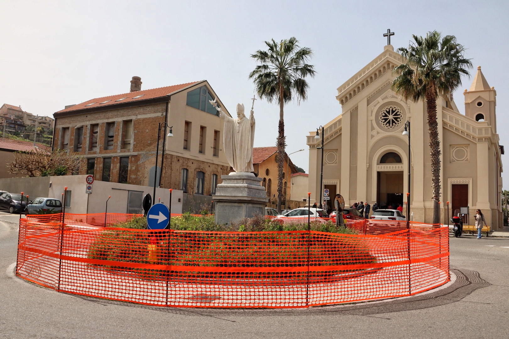 Protesta cittadini Villa San Giovanni per statua del Papa (4)