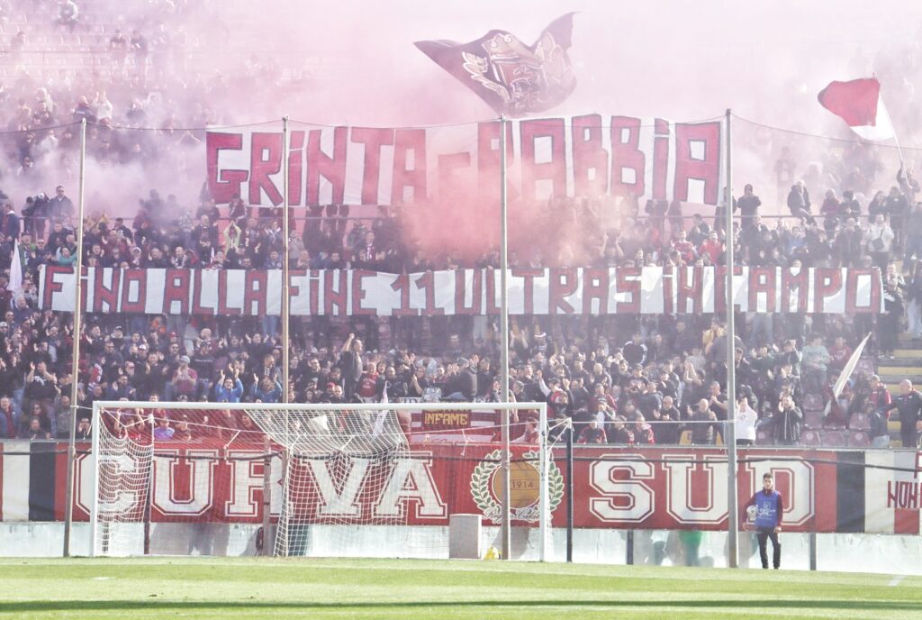 Reggina-Akragas striscione coreografia curva sud tifosi granillo