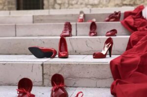 Scarpette rosse violenza sulle donne