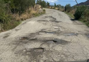 Strada per scuola di Cirella