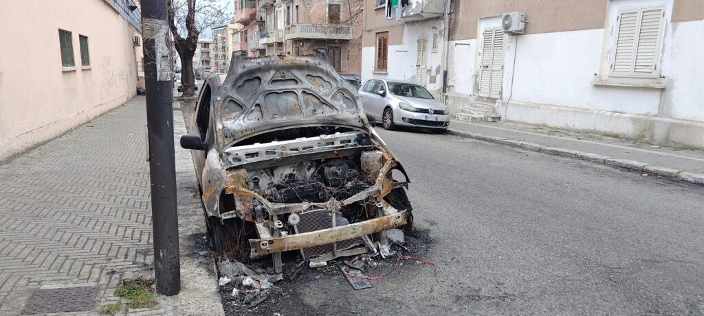 auto bruciate reggio calabria