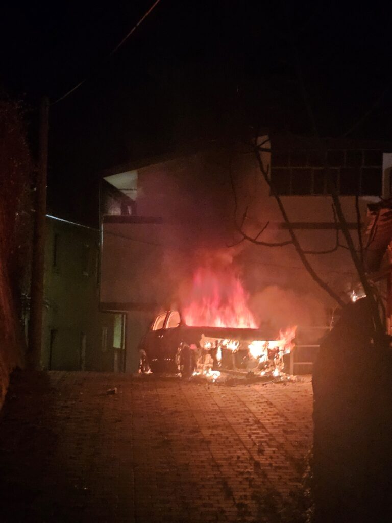 auto in fiamme Don Vincenzo Attisano