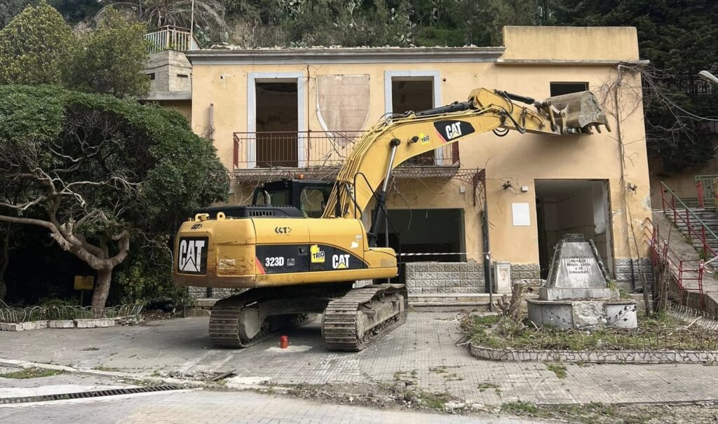 demolizioni ex città ragazzo messina