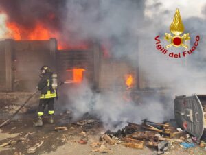 incendio ex italcementi catania