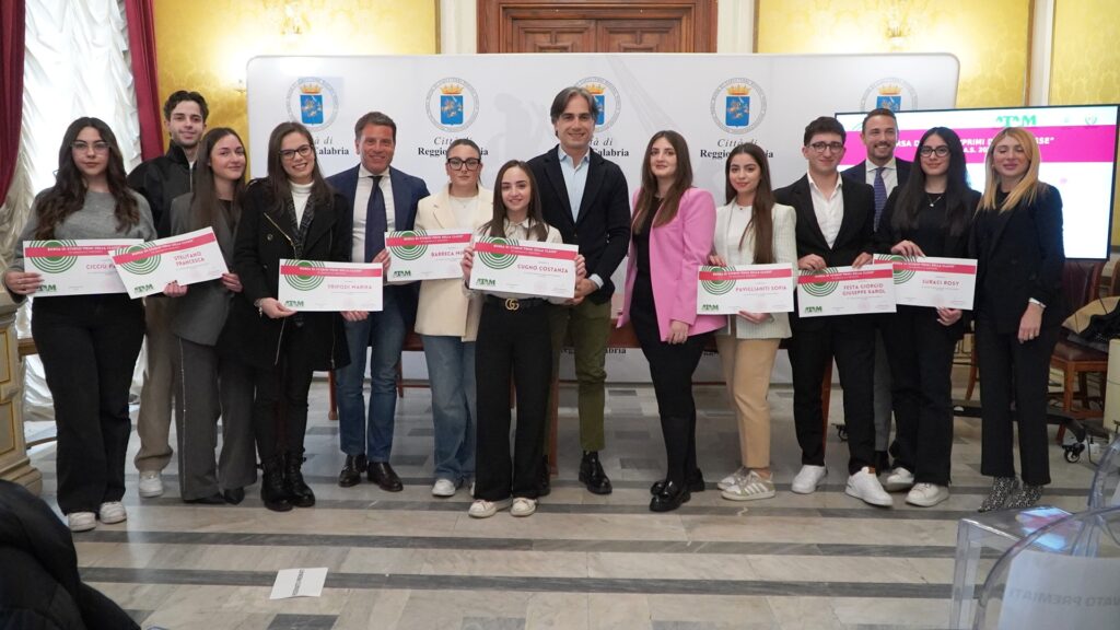 ragazzi premiati borsa di studio atam