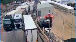 traffico tir porto tremestieri
