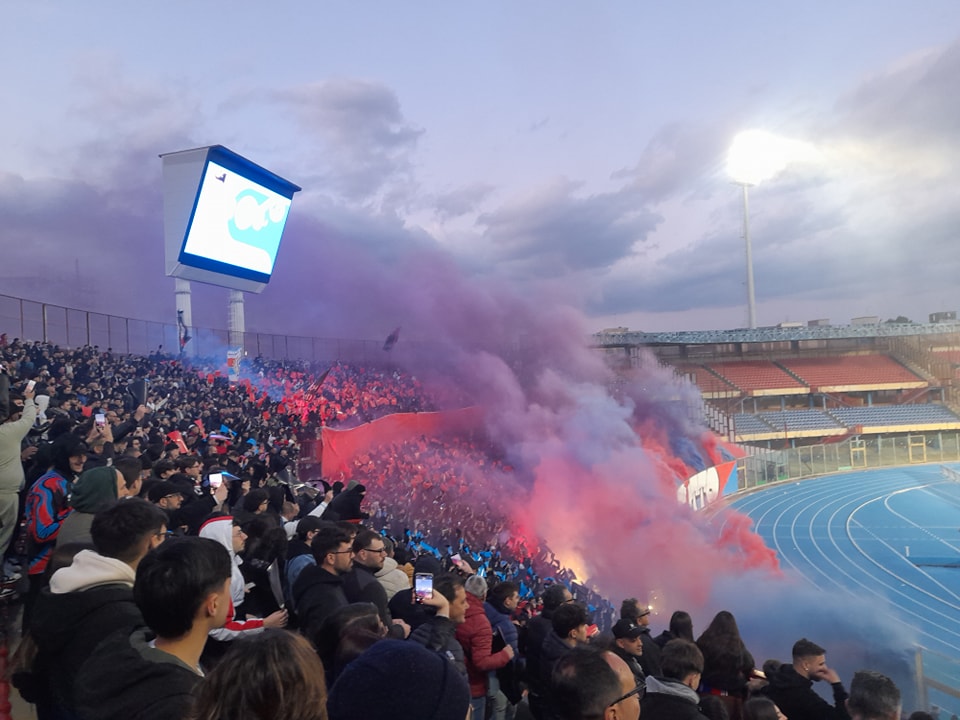 Catania avellino coreografia tifosi