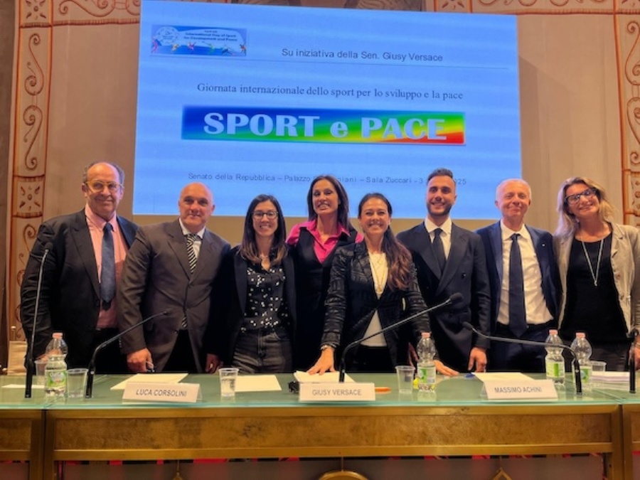 Da sinistra Luca Corsolini, Luca Massaccesi, Monica Contrafatto, Annalisa Minetti, Giusy Versace, Hadi Tiranvalipour e Massimo Achini
