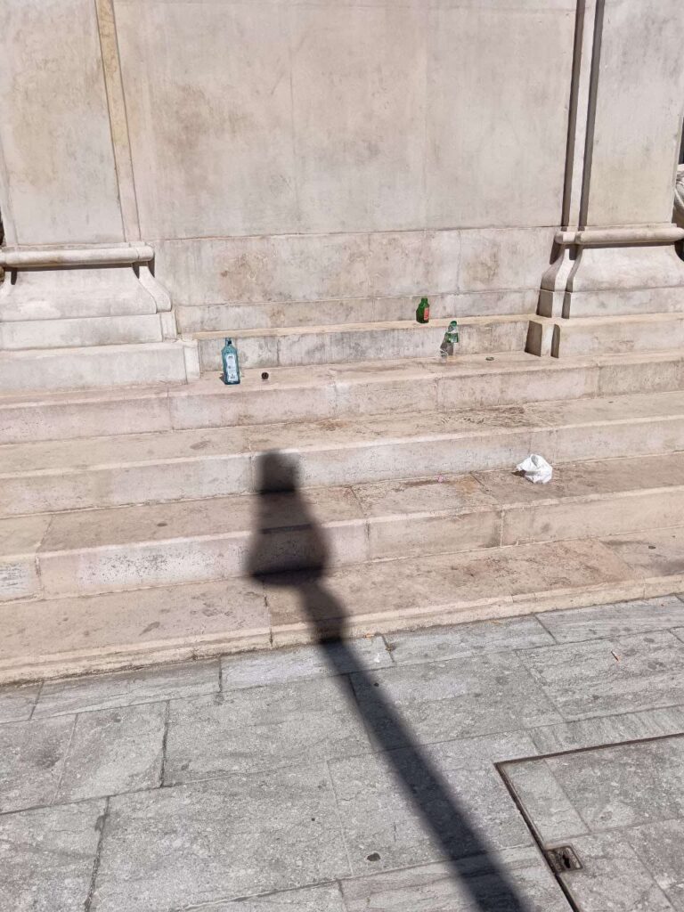Degrado Piazza De Nava Reggio Calabria