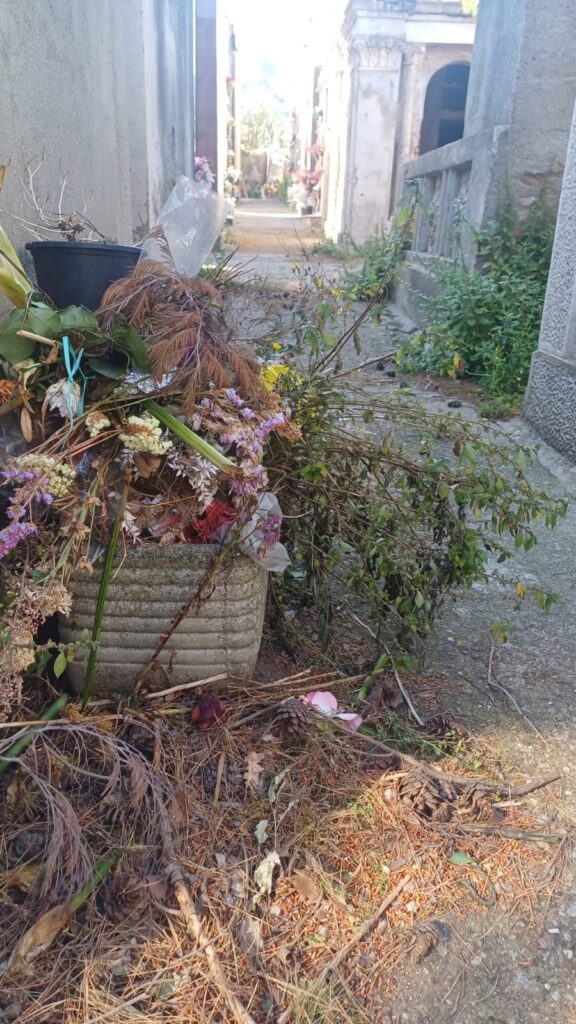 Degrado al Cimitero sambatello