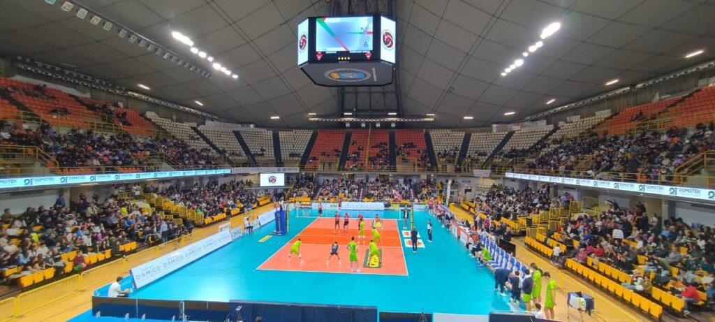 PalaCalafiore Tifosi Domotek