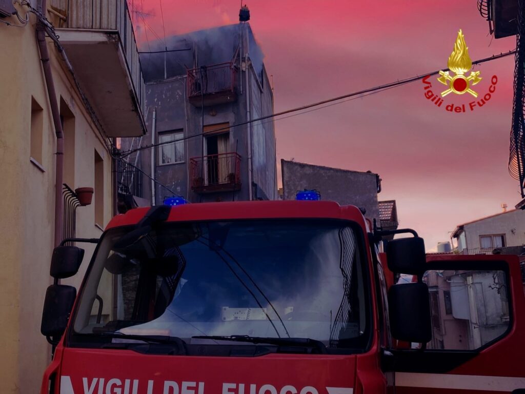Incendio abitazione messina (1)