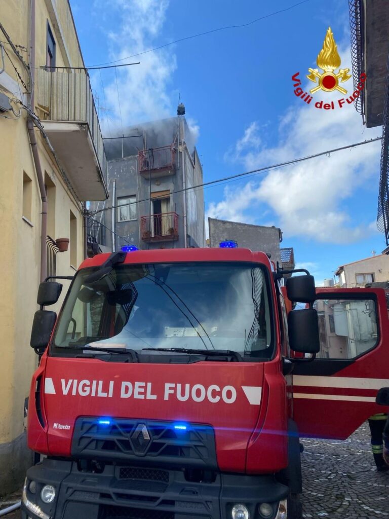 Incendio abitazione messina (1)
