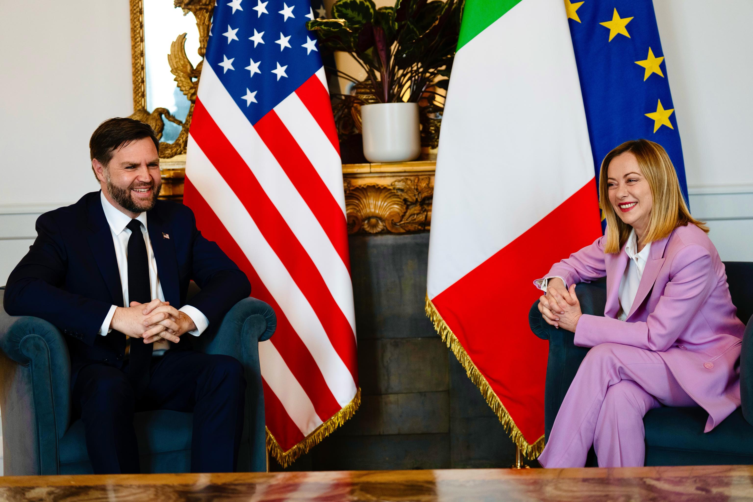 Meloni riceve Vance a Palazzo Chigi