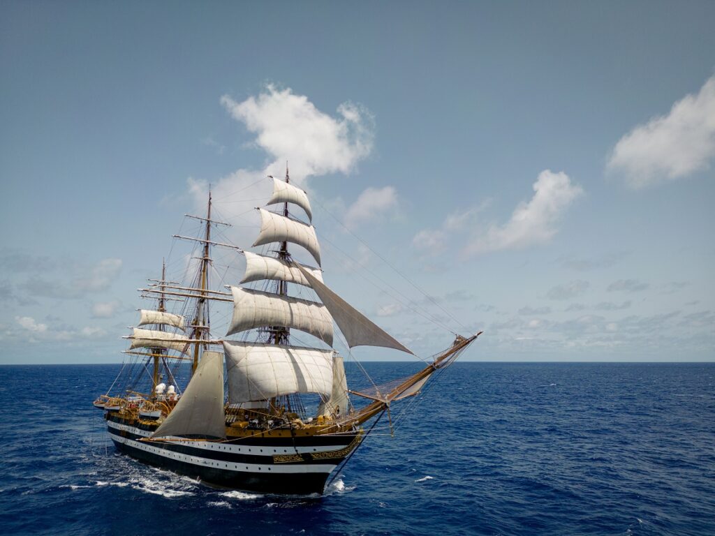 Nave Amerigo Vespucci