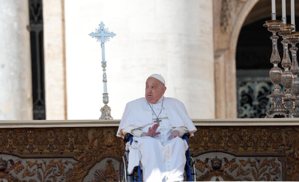 Il Papa in Piazza S. Pietro per Giubileo ammalati